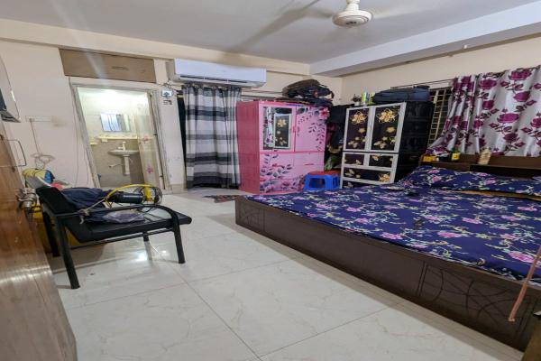 To-let ৪ তলা বাড়ির ৩ তলা।
